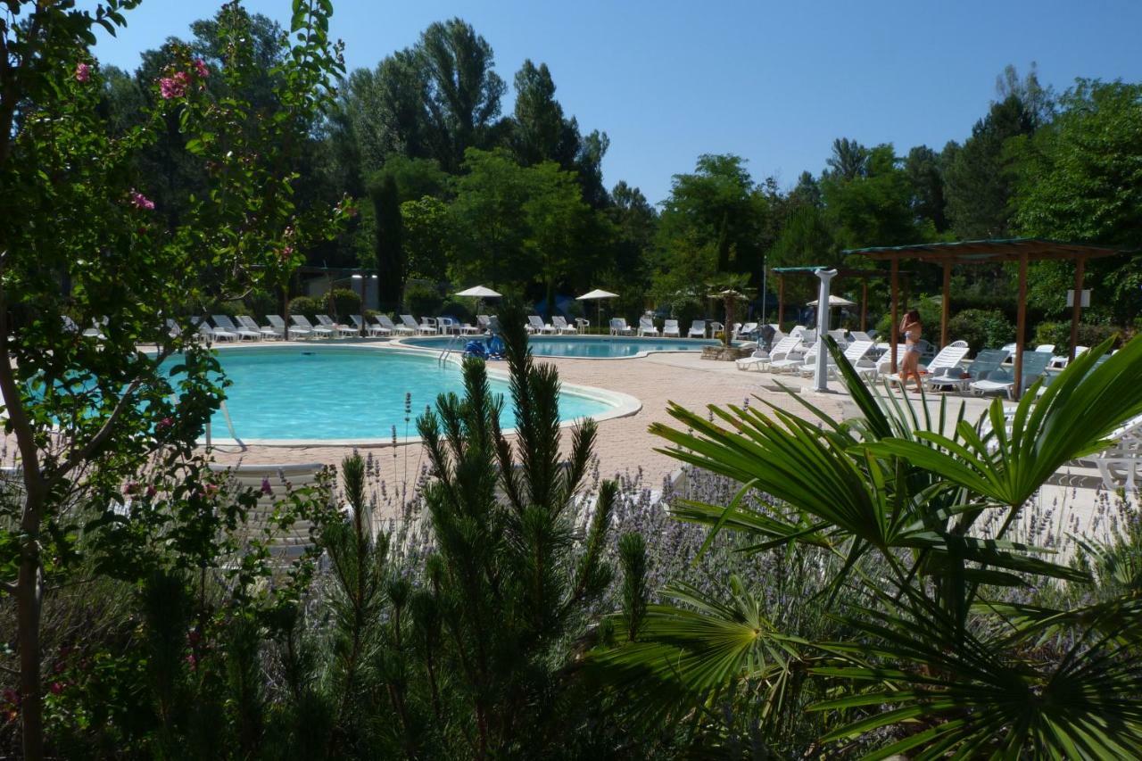 Hotel Camping L'Eau Vive Dauphin Exterior foto