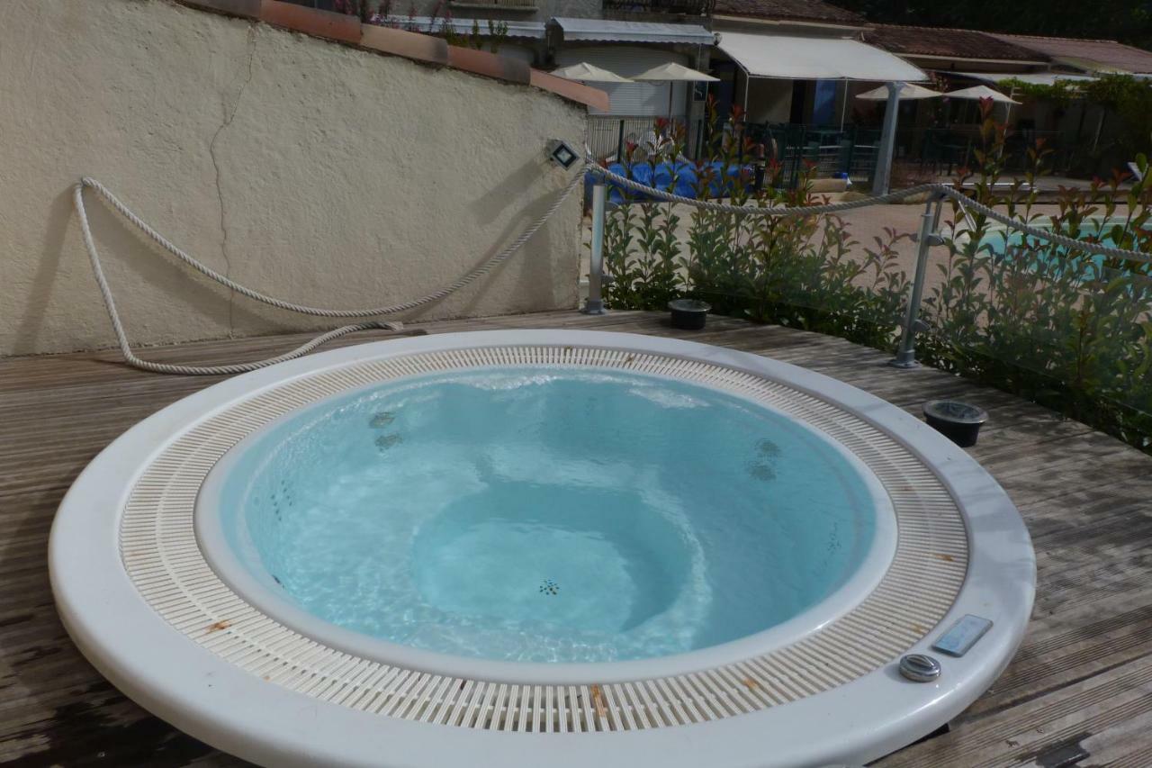 Hotel Camping L'Eau Vive Dauphin Exterior foto